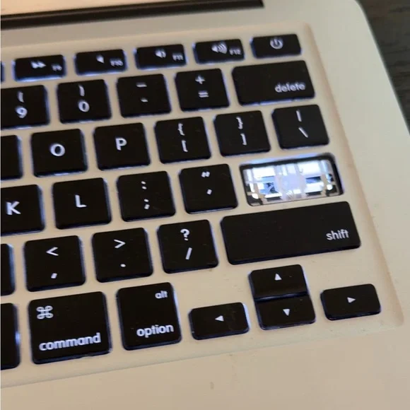 13” Macbook Air - Picture 3 of 3